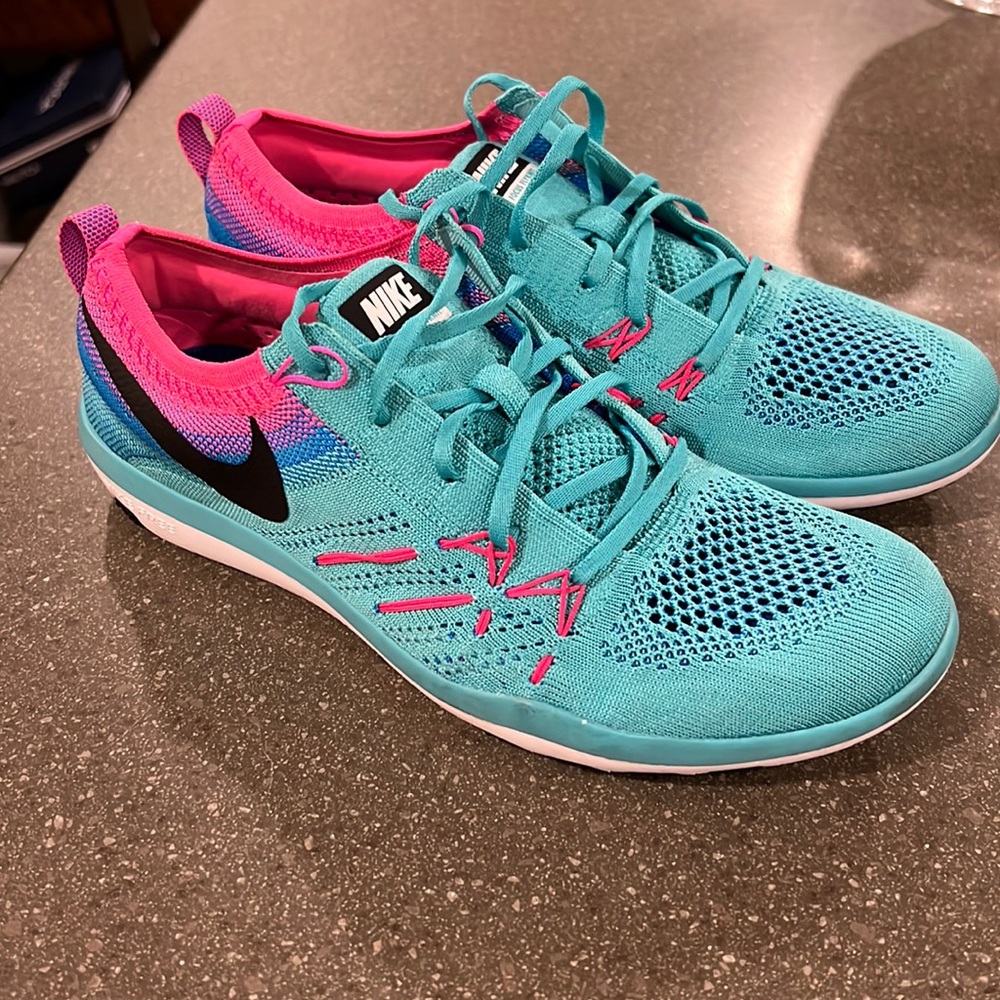 NIKE FOCUS Flyknit, size 8